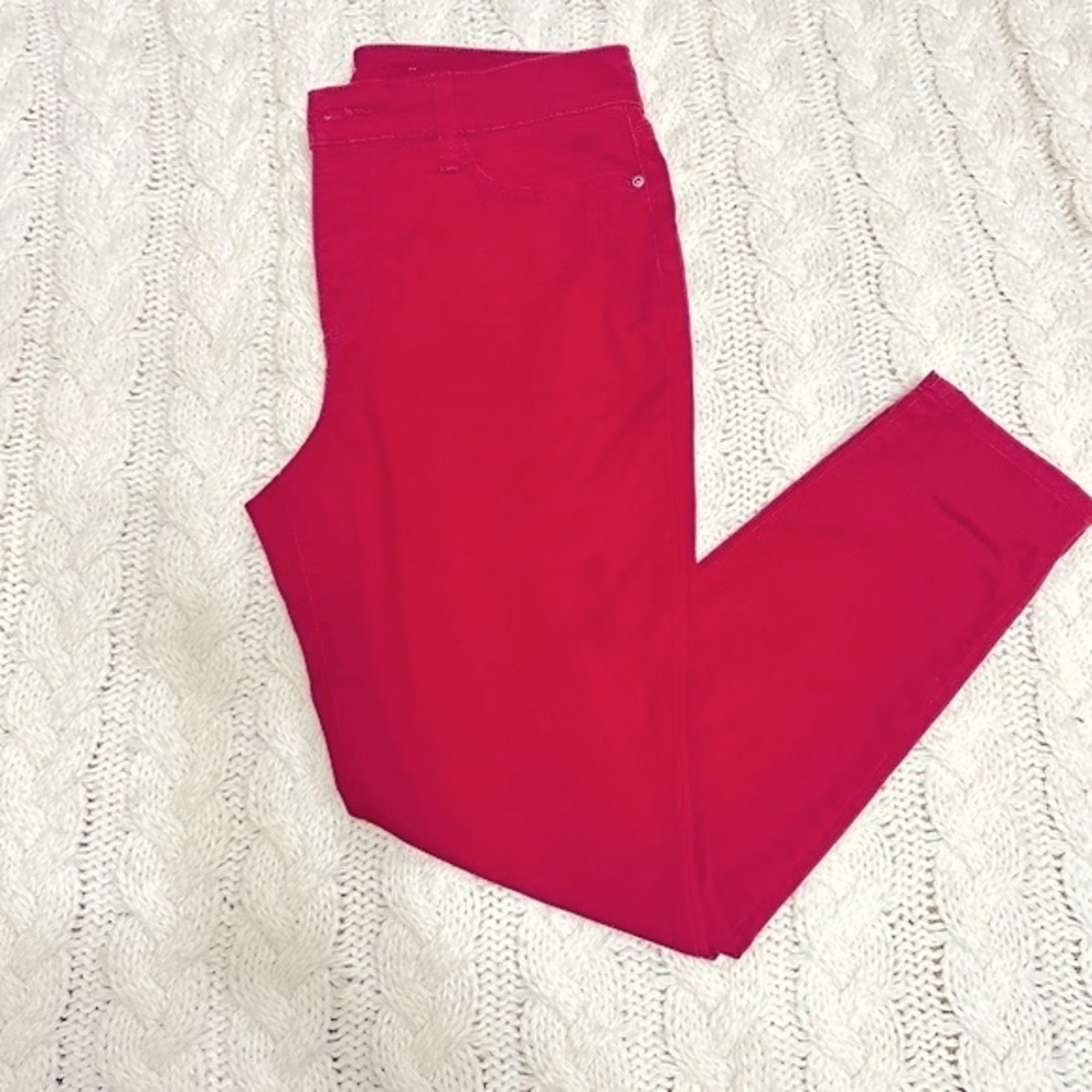 ✨St. John’s Bay Women's Skinny Jeans in Good/Fair condition.Lightly worn✨